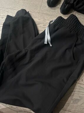 FIGS Black Technical Collection Elastic Waist Scrub Pants